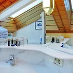 In Dienten With Ski-in Access & Sauna Appartement Dienten am Hochkönig