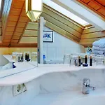In Dienten With Ski-in Access & Sauna Appartement Dienten am Hochkönig